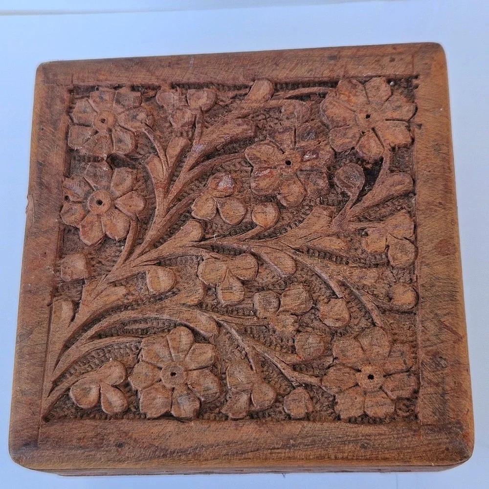 Vintage Hand Carved Wooden Trinket Box Floral India Hinged Jewelry‎ Rustic Boho
